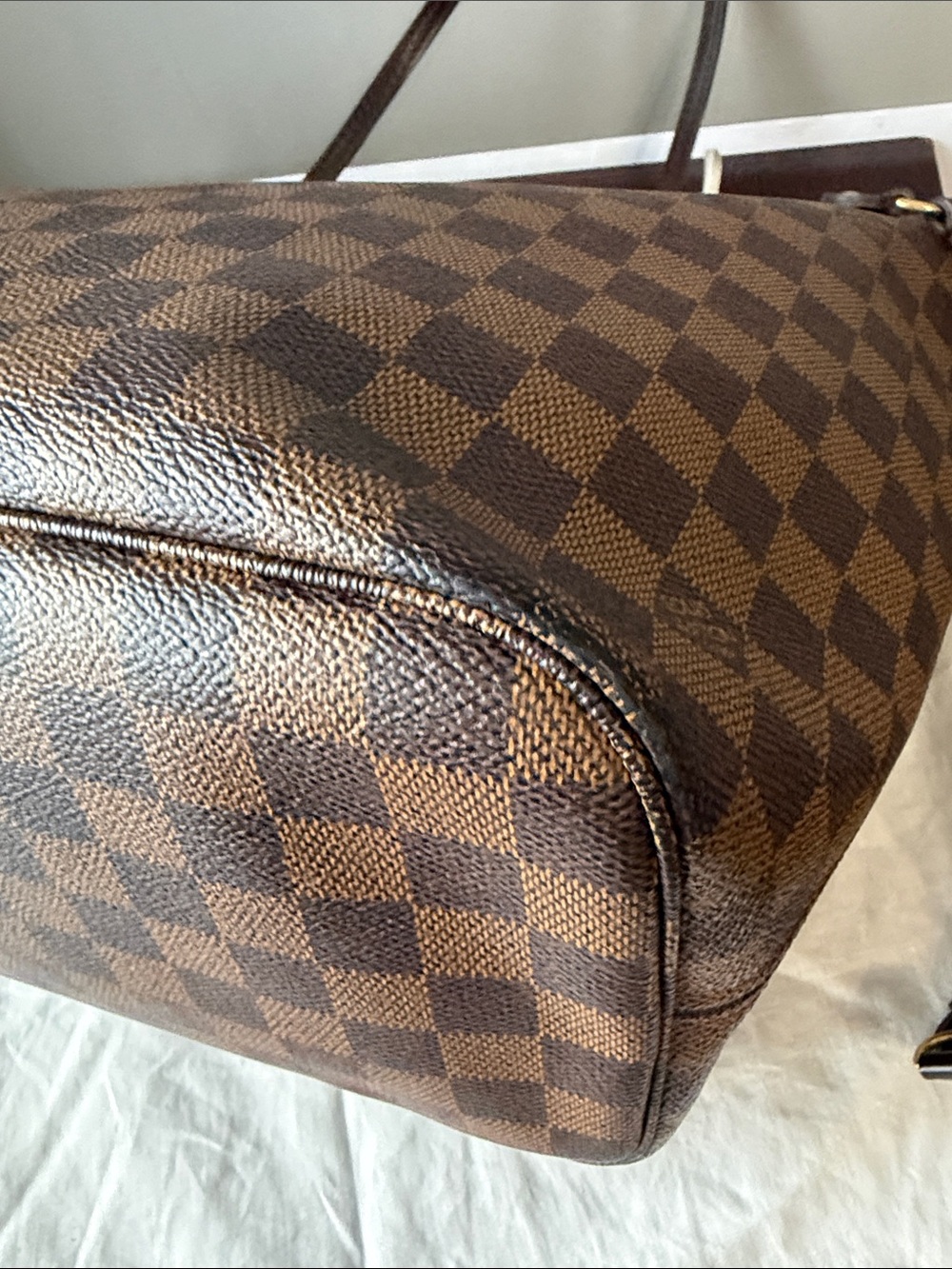 Authentic LOUIS VUITTON Neverfull MM size in Damier Ebene - Picture 10 of 16